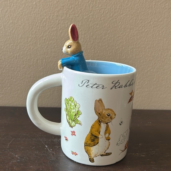 2 Beatrix Potter The World of Peter Rabbit Mug With 3D Figure Easter 2024/NEW - Picture 3 of 4